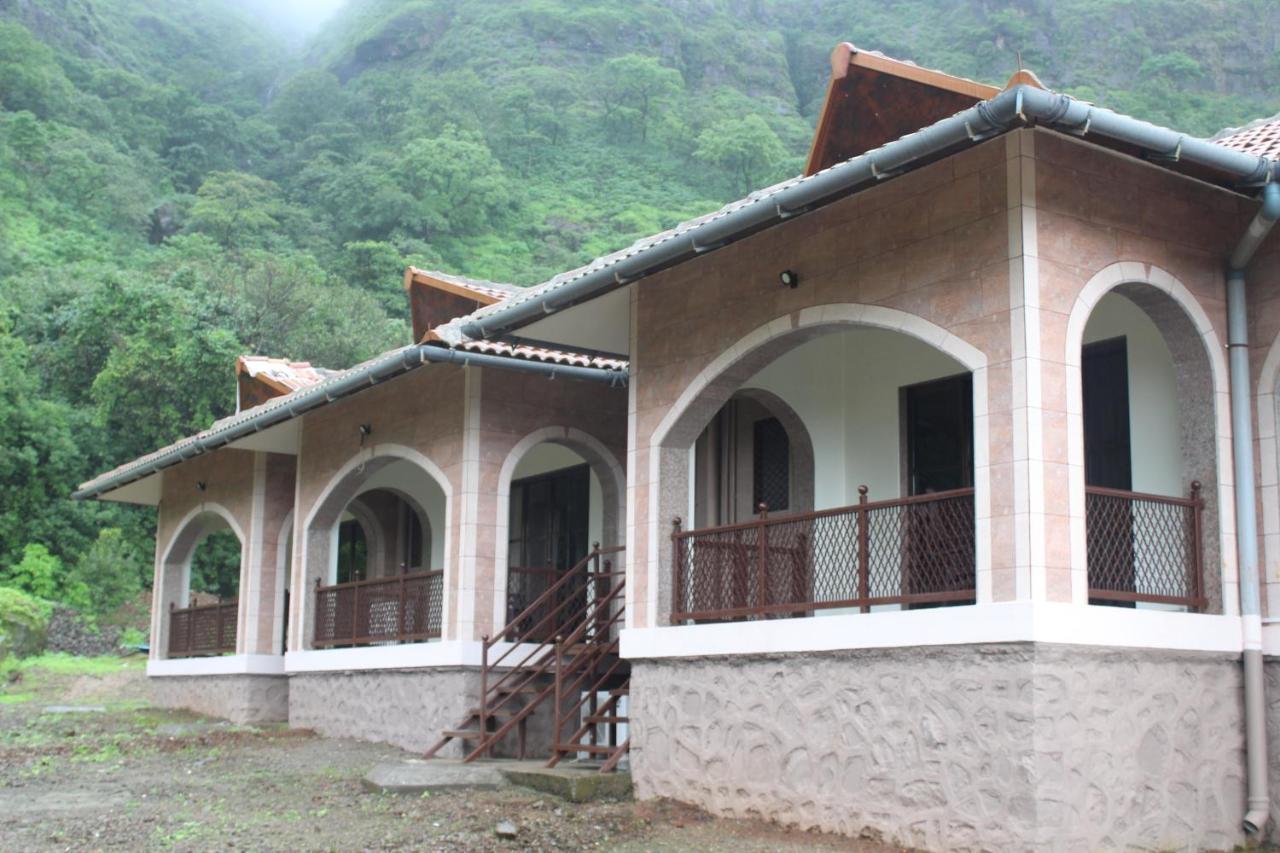 Shivraj Palace Resort *